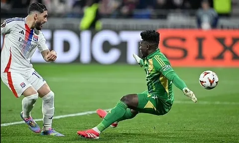 Andre Onana "sốc" vì bị cắt lương tại Man United