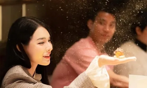 'Anh yêu em như yêu đất nước' - Văn Thanh và bạn gái ghi điểm với khoảnh khắc ấm lòng