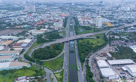 TPHCM tất bật chuẩn bị trước đại lễ 30/4