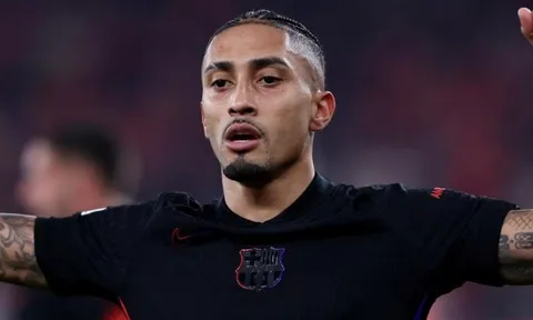 Vì sao Barca bán Raphinha giá đắt đỏ?