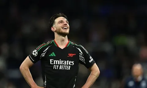 Declan Rice bị CĐV Real tấn công: Chuyên gia yêu cầu dừng trận đấu, gọi cảnh sát