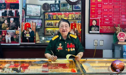 Từ người bán ốc luộc tại chợ đến "nữ vương" ngành kim hoàn: Khám phá bí mật “đế chế” vàng bạc lớn nhất Hà Thành