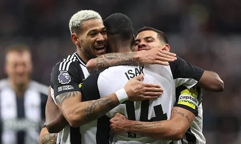 Newcastle leo lên top 3 Ngoại hạng Anh