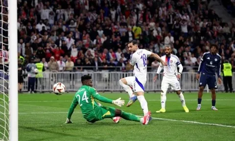 Rafael: ''Khi có bóng, Lyon chơi hay hơn MU''