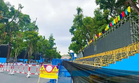 TP.HCM: Khán đài hơn 5.000 chỗ cho đại lễ 30/4 trên đường Lê Duẩn sắp hoàn tất