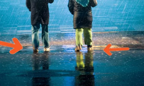 4 Mẹo cực dễ làm giúp chống thấm nước và khử mùi hôi cho giày những ngày mưa bão