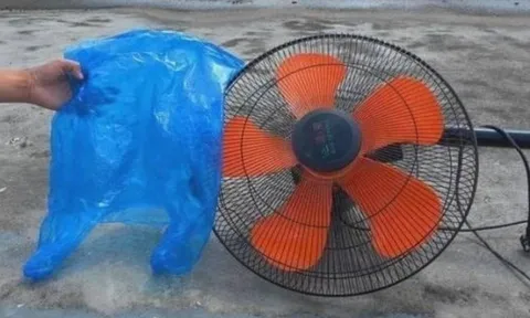Vệ sinh quạt sạch bóng chỉ với một chiếc túi nilon, không cần tháo khung