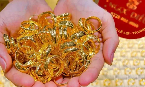 Giá vàng tăng như vũ bão, chuyên gia dự đoán kịch bản bất ngờ