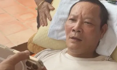 Diễn viên Thái Hòa bị liệt nửa người, chưa thể nói sau cơn đột quỵ, họ hàng phải quyên góp tiền chữa trị