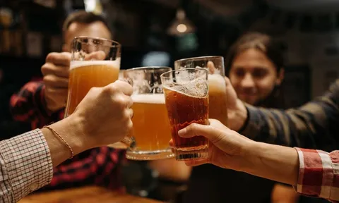 5 cách đào thải rượu để nồng độ cồn nhanh về 0. Cách tính thời gian đào thải cồn