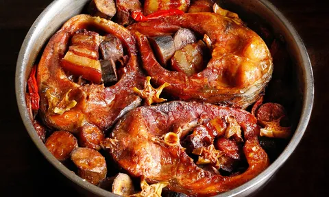 Kho cá thêm 1 quả này vào, cá hết tanh, thịt mềm nục, lên màu ngon mắt
