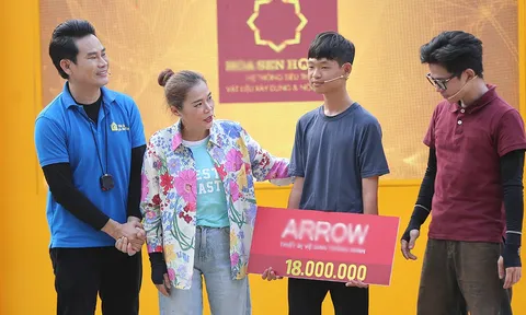 Mỹ Lệ và Đạt Long Vinh khâm phục trước nghị lực của bé trai mồ côi ở Vĩnh Long