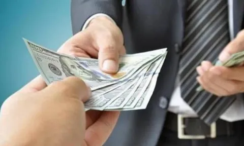 Muốn cho vay tiền không bị thiệt? Hãy hỏi ngay 3 câu này trước khi rút ví – Bí quyết khôn ngoan