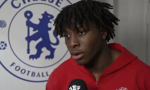 Patrick Dorgu nói về tâm trạng tức giận trong phòng thay đồ Man United