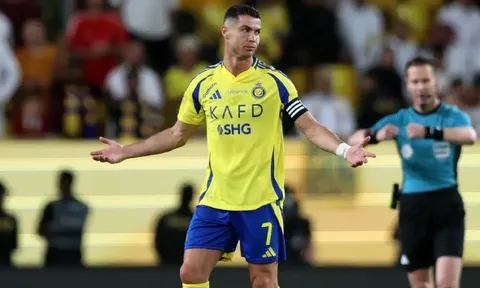 Ronaldo hứng chịu cơn thịnh nộ từ CĐV Al Nassr
