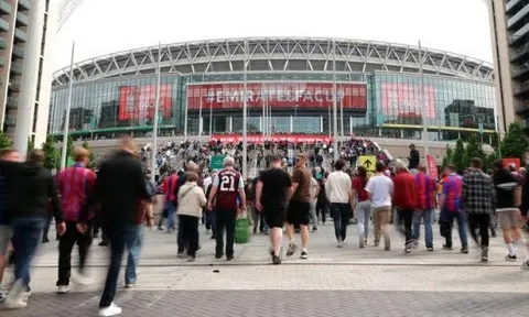Crystal Palace nhuộm đỏ xanh Wembley ở chung kết với Man City