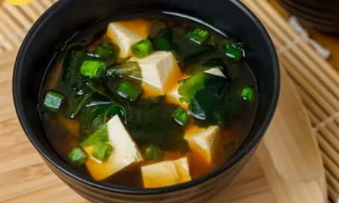 Cách nấu canh rong biển đậu hũ, ngon ngọt thơm mát, thanh nhiệt mùa nắng nóng
