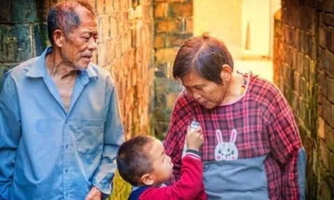 Tại sao cha mẹ càng già càng hay cằn nhằn? Bí mật đằng sau khiến ai cũng xúc động đến rơi nước mắt