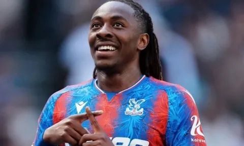 Eze vượt nghịch cảnh giúp Palace đánh bại Man City
