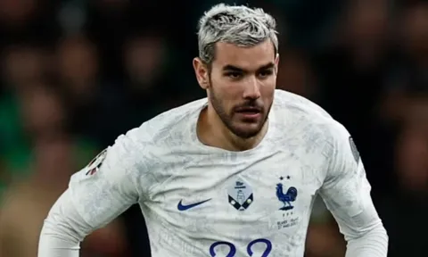 MU quyết chiêu mộ Theo Hernandez và rào cản Champions League