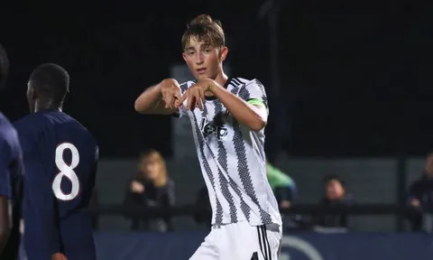 Tại sao Juventus lại từ bỏ Dean Huijsen?