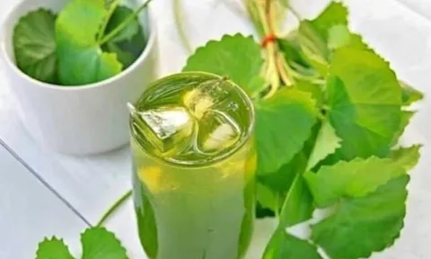 Loại nước uống bán phổ biến ở chợ Việt – lá chắn phòng say nắng chỉ 5.000 đồng bạn phải thử ngay!