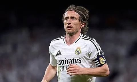 Real thắng trận, Ancelotti úp mở tương lai Modric
