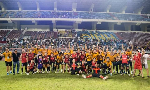 Ninh Bình bất bại lên V.League, thưởng lớn chờ đón