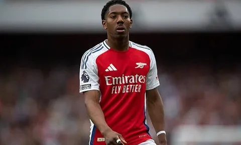 Mùa giải thất vọng, Lewis-Skelly vẫn là tia sáng với Arsenal