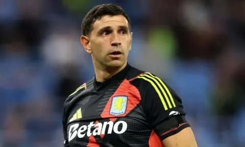 Barcelona chưa từ bỏ kế hoạch mua Emiliano Martinez