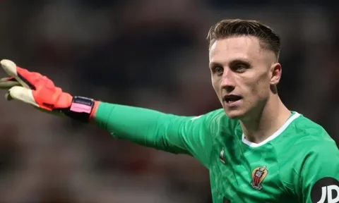 Chelsea tìm giải pháp thủ môn với Marcin Bulka