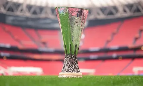 Bạo loạn nổ ra giữa CĐV MU và Tottenham trước chung kết Europa League