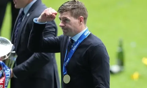 Rangers tìm HLV mới, Steven Gerrard trở lại?