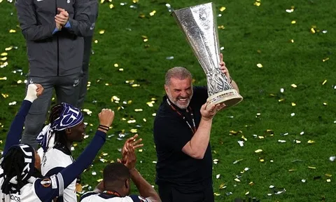 Salah đăng bài "xát muối" Man Utd sau thất bại chung kết đau đớn