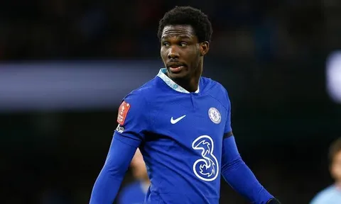 Bị lãng quên suốt một năm, Fofana bất ngờ trở lại tập luyện cùng Chelsea