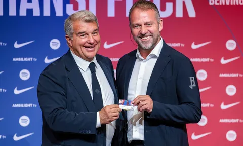 Joan Laporta đưa thông điệp mạnh mẽ sau khi Flick gia hạn hợp đồng