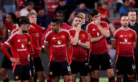 Thất bại ở chung kết Europa League khiến MU khốn đốn ra sao?