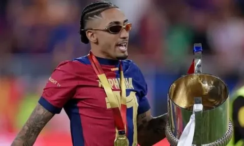 Sau cú ăn ba, Raphinha muốn giải nghệ trong màu áo Barca