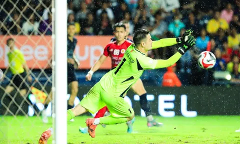 CĐV CAHN ủng hộ Nguyễn Filip bắt chính cho tuyển Việt Nam
