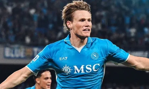 Napoli vô địch Serie A, McTominay cùng đồng đội được thưởng hậu hĩnh
