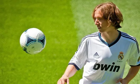 Luka Modric – Vũ khúc cuối cùng giữa thánh đường Bernabeu