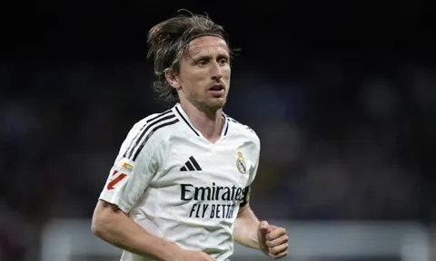 Chia tay Real Madrid, Modric tậu biệt thự tại Swansea
