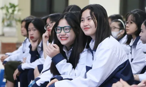5 ngành học khối C rất dễ xin việc, mới ra trường lương đã cao