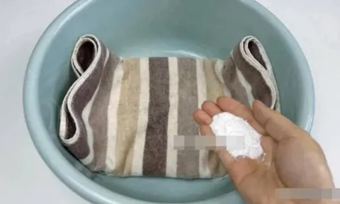 Khăn tắm bị ố vàng và cứng sau thời gian dài? Bí quyết thêm thứ này để giúp khăn như mới ngay lập tức
