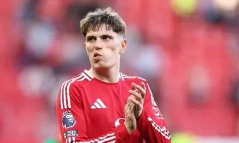 Garnacho liên hệ Arsenal sau khi bị HLV Amorim loại khỏi đội hình chính