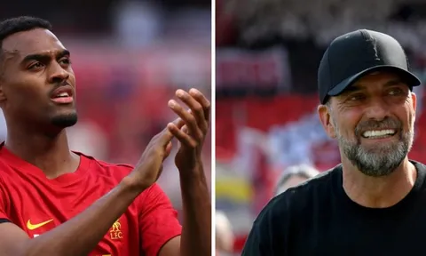 Gravenberch tiết lộ cảm xúc phòng thay đồ Liverpool khi chia tay Klopp