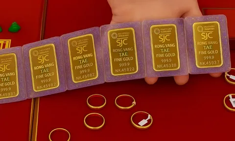 Giá vàng hôm nay 25/5: Vàng miếng và vàng nhẫn đồng loạt tăng mạnh, chênh lệch với thế giới nới rộng