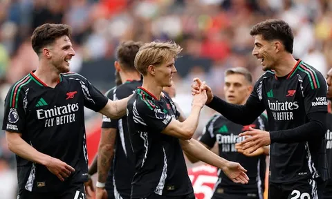 Southampton 1-2 Arsenal: Bàn thắng chia tay Tierney; VAR từ chối Saka