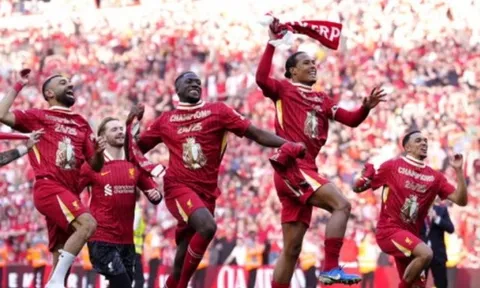 Liverpool lên kế hoạch mua Frimpong, Wirtz và Kerkez để bảo vệ ngôi vương