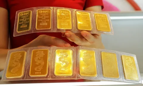 Giá vàng hôm nay 26/5: Ổn định trong nước, thế giới neo cao trên 3.300 USD/ounce